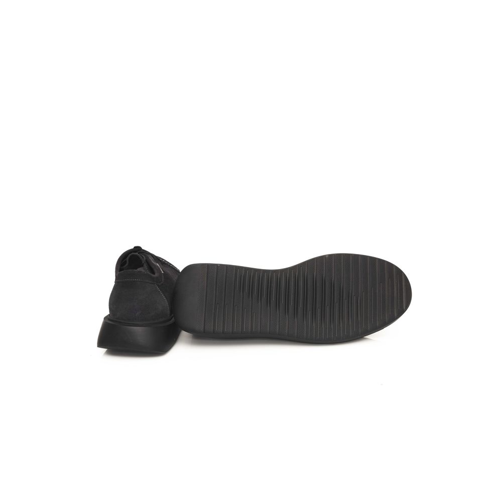 Black Cowhide Shoe