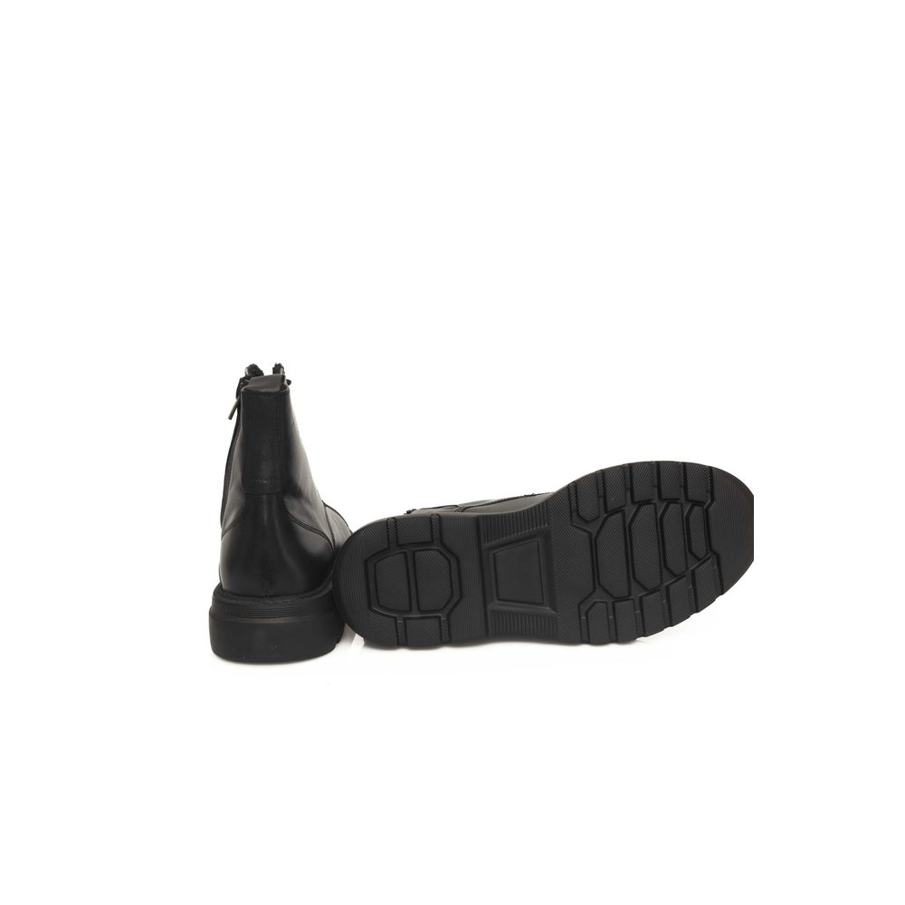 Black Cowhide Boot